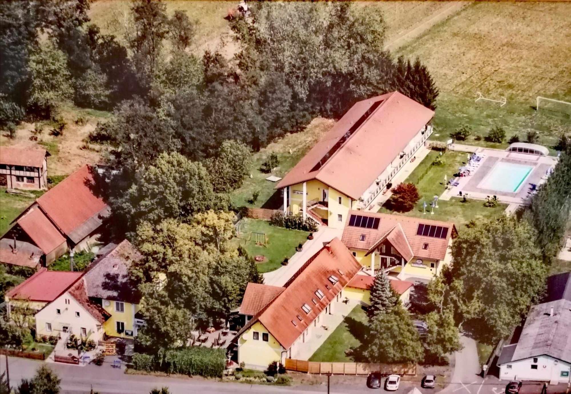Gasthof Zum Lindenhof Bad Radkersburg Extérieur photo